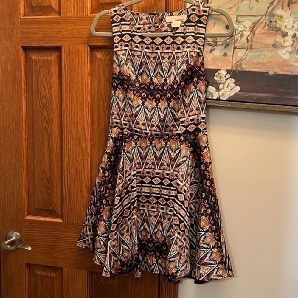 Very cute open back size small women’s dress